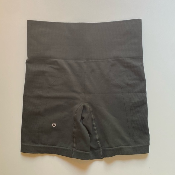 Lululemon Sculpt Shorts - Picture 5 of 7